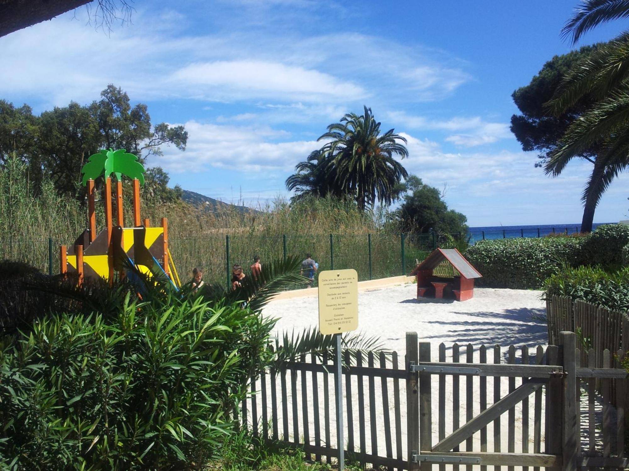 Duplex Vue Sur Et Pieds Dans L'eau De Pramousquier Apartment Le Lavandou